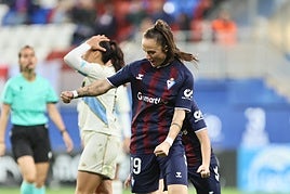 Sara Martín celebra el gol que anotó y valió para dar el triunfo al Eibar.