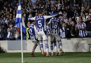 El empuje de la Real le da los tres puntos in extremis