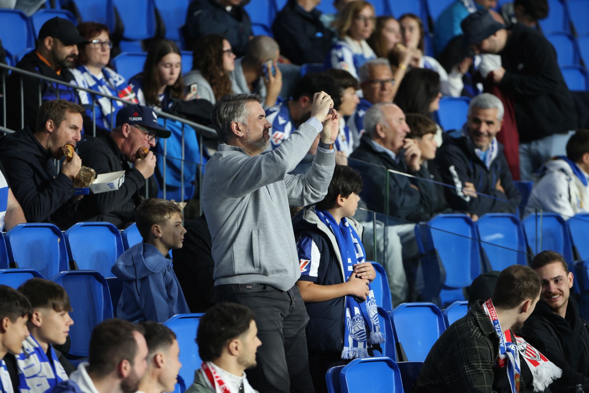 ¿Has estado en el derbi de Anoeta? ¡Búscate en la grada!