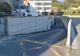 La entrada a los garajes de Esnabide, en Pasai San Pedro.