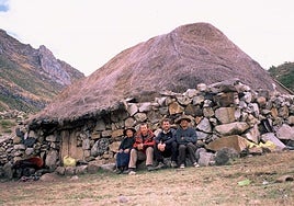Mikel Saez de Urabain y Aritza Monasterio durante la expedición.