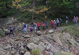 Los montañeros del Depor realizaron una travesía por las cuevas de Arditurri el pasado 26 de octubre.