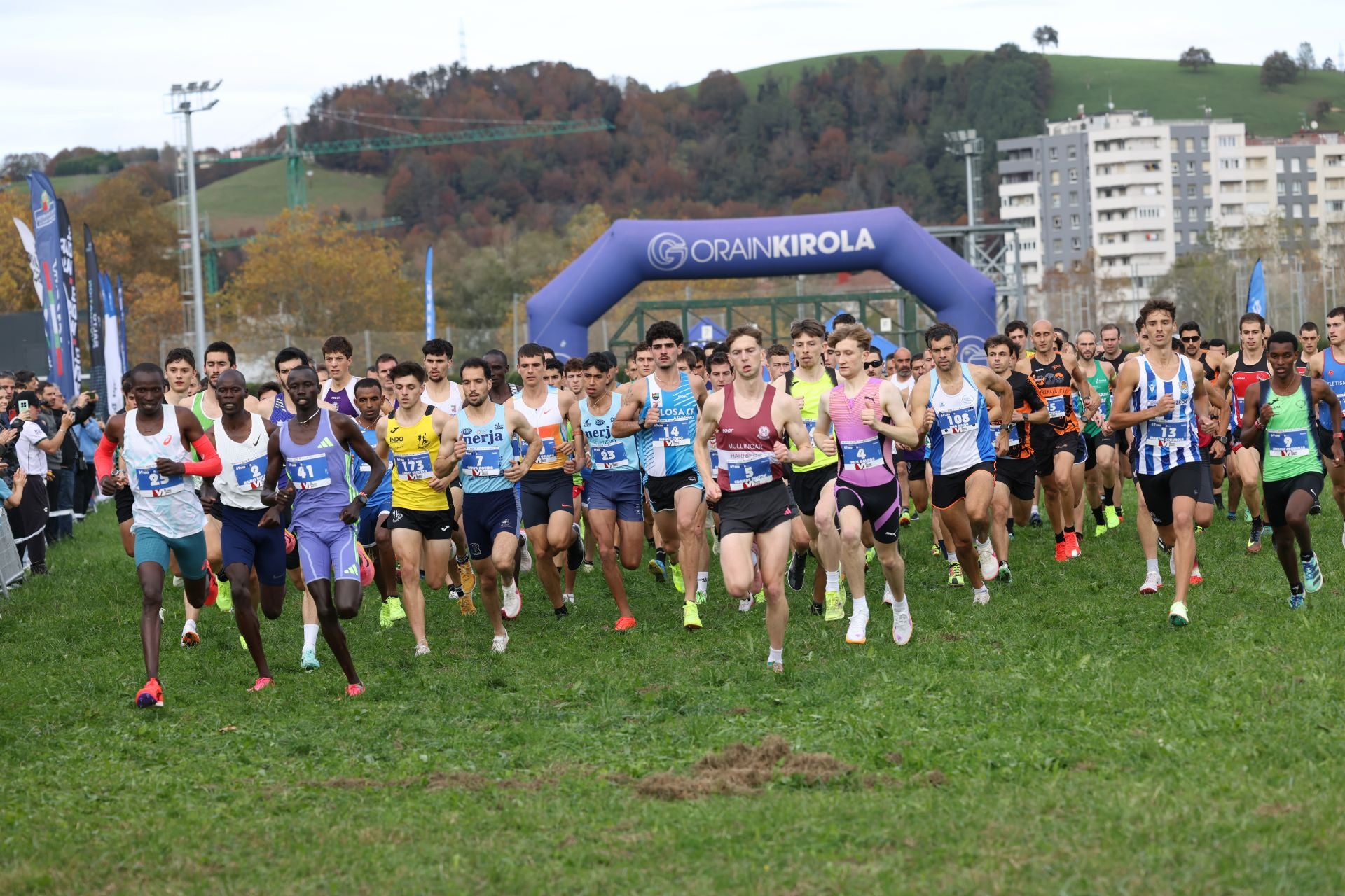 Los atletas kenianos dominan la prueba