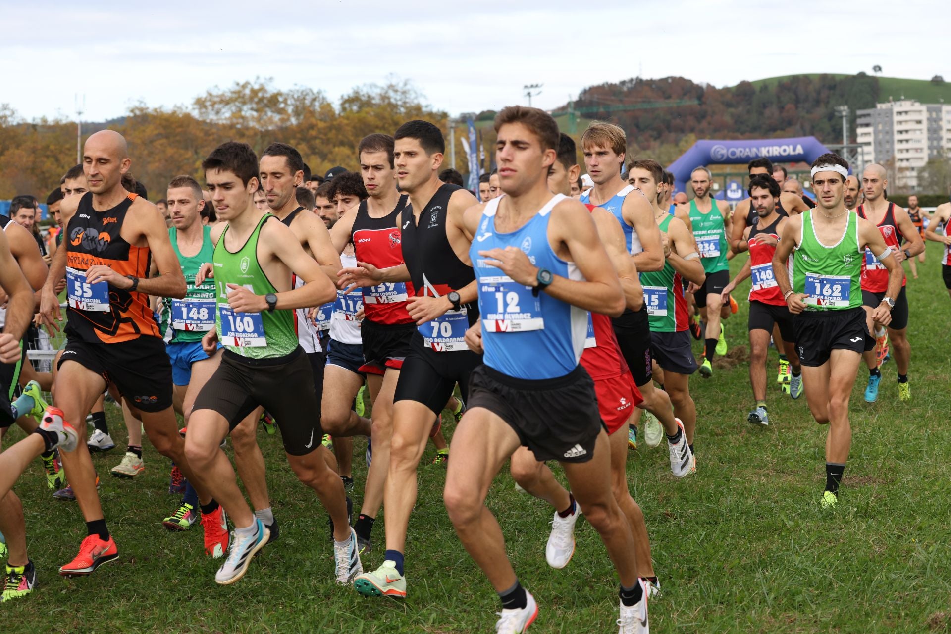 Los atletas kenianos dominan la prueba