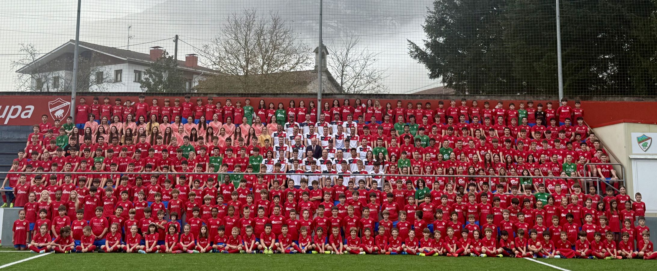 El Aloña Mendi posa en familia