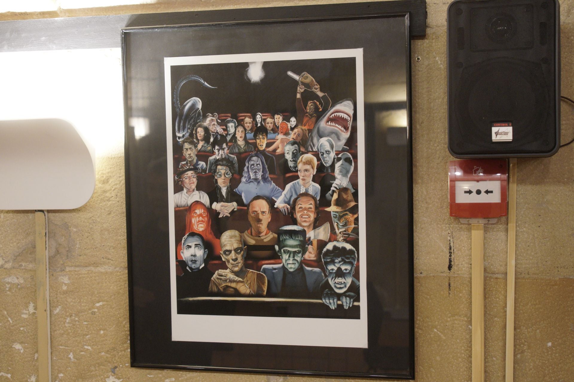 Así es la reinterpretación de Fernando Vicente de los carteles de 25 icónicas películas del género