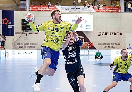 Nacho Valles, uno de los fichajes de esta temporada, que está gustando a los bidasotarras.