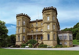Torre Satrústegui se construyó sobre el talud rocoso de la cantera Arbizketa de Igeldo.