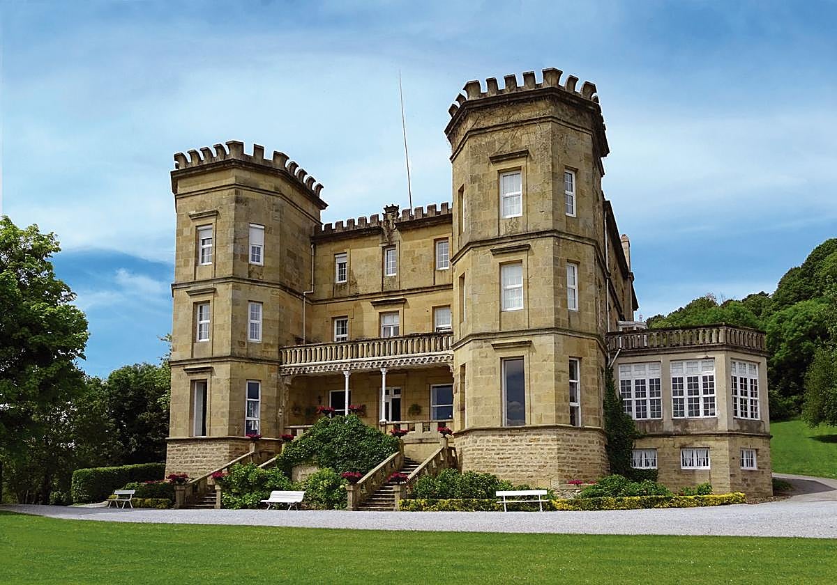 Torre Satrústegui se construyó sobre el talud rocoso de la cantera Arbizketa de Igeldo.