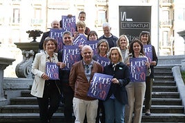Organizadores y colaboradores de Literaktum, este martes en Donostia.