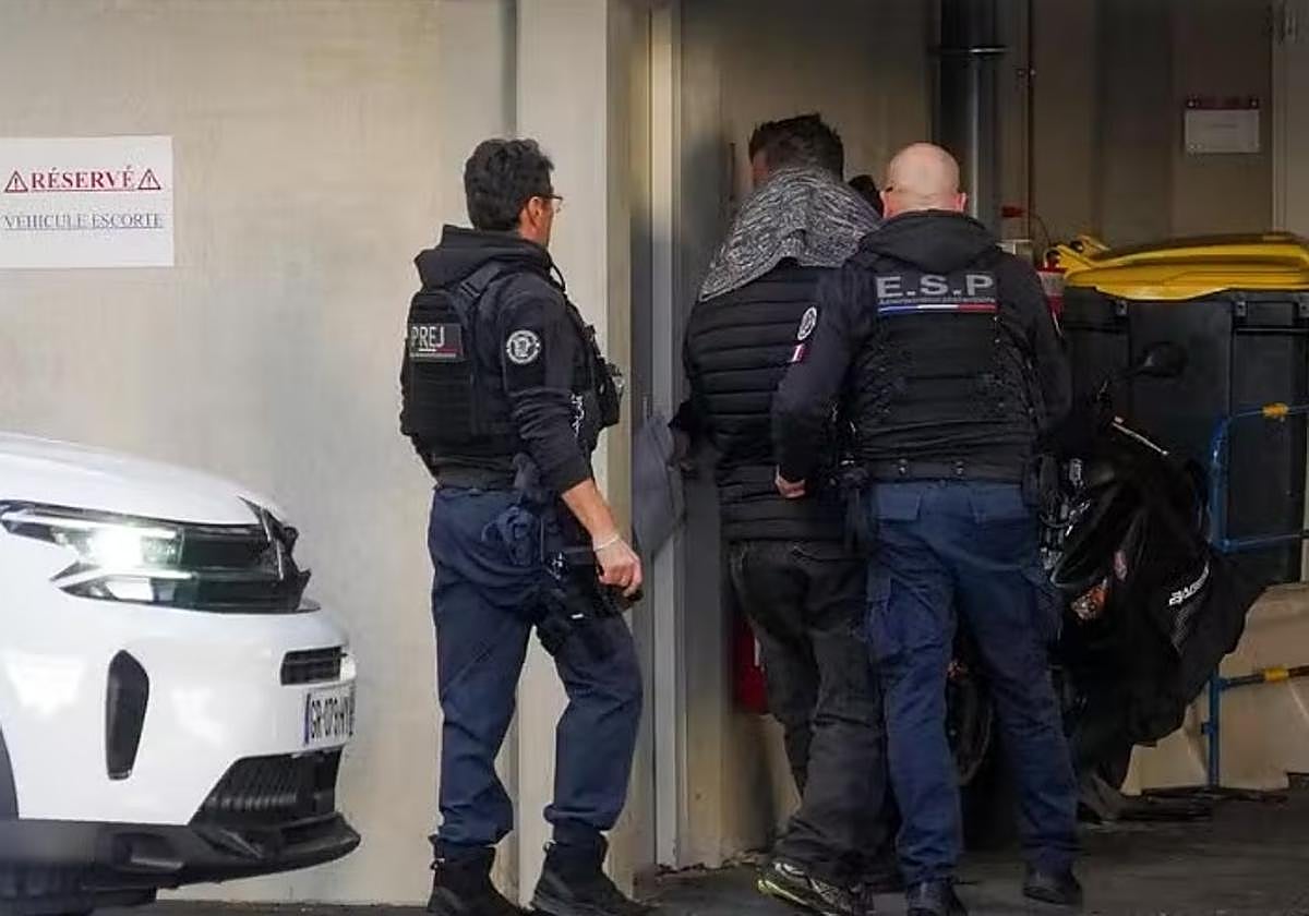 Eric Olhats, a su llegada a los juzgados de Baiona