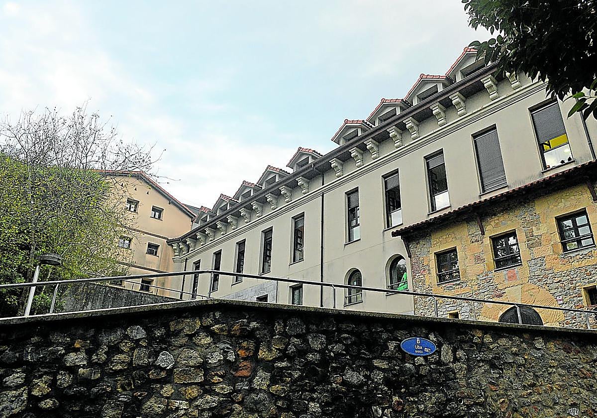 Exterior del centro de protección de menores de Uba en Donosti.