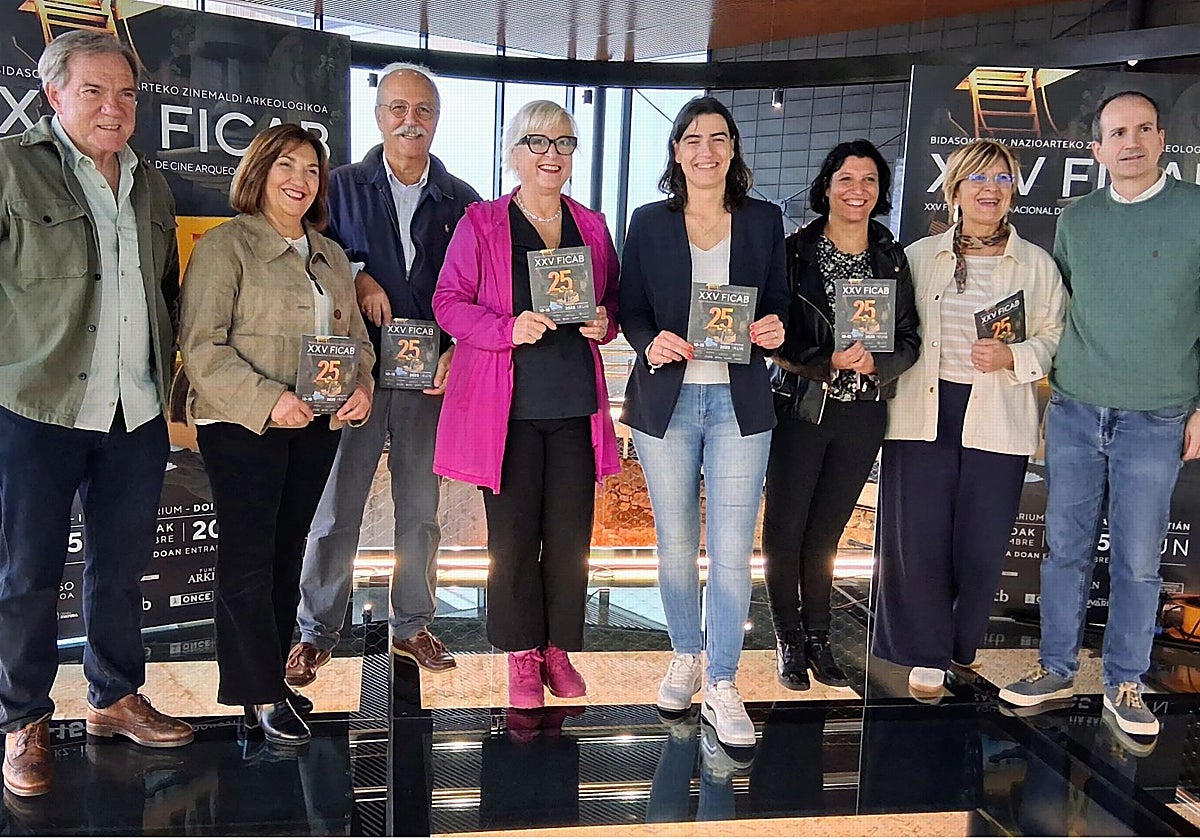 Presentación de la XXV edición del Ficab, en las termas del Museo Oiasso.