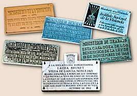 Imagen de una placa franquista todavía existente en la Avenida Carlos I de Amara, en Donostia.