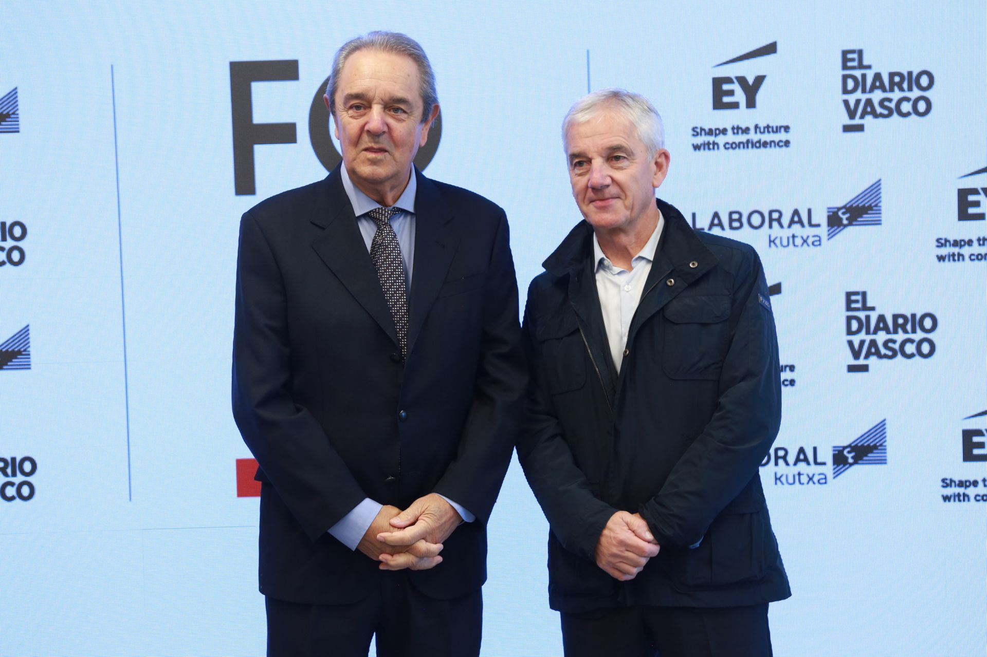 Juan Luis Pérez Mateo (consejero de Ascensores Muguerza) junto a Fermín Urtasun (consejero de Iberpapel).