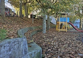Denuncia Julen que «da pena ver el abandono del barrio de San Roque y de sus instalaciones, a día de hoy simbólicas y obsoletas. Las ramas de los árboles ocultan la vista de la ciudad y las hojas tapan las aceras, agrietadas y resbaladizas cuando llueve. Confiemos en que el nuevo alcalde no pierda de vista los barrios de los donostiarras».