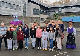 La presentación del programa del acto de encendido de la iluminación navideña se celebró este viernes en el patio de Irungo La Salle.