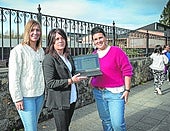 Jessika Bermejo, Aitziber Gorostiza y Leire Aldazabal en el CEIP Amorebieta Larrea.