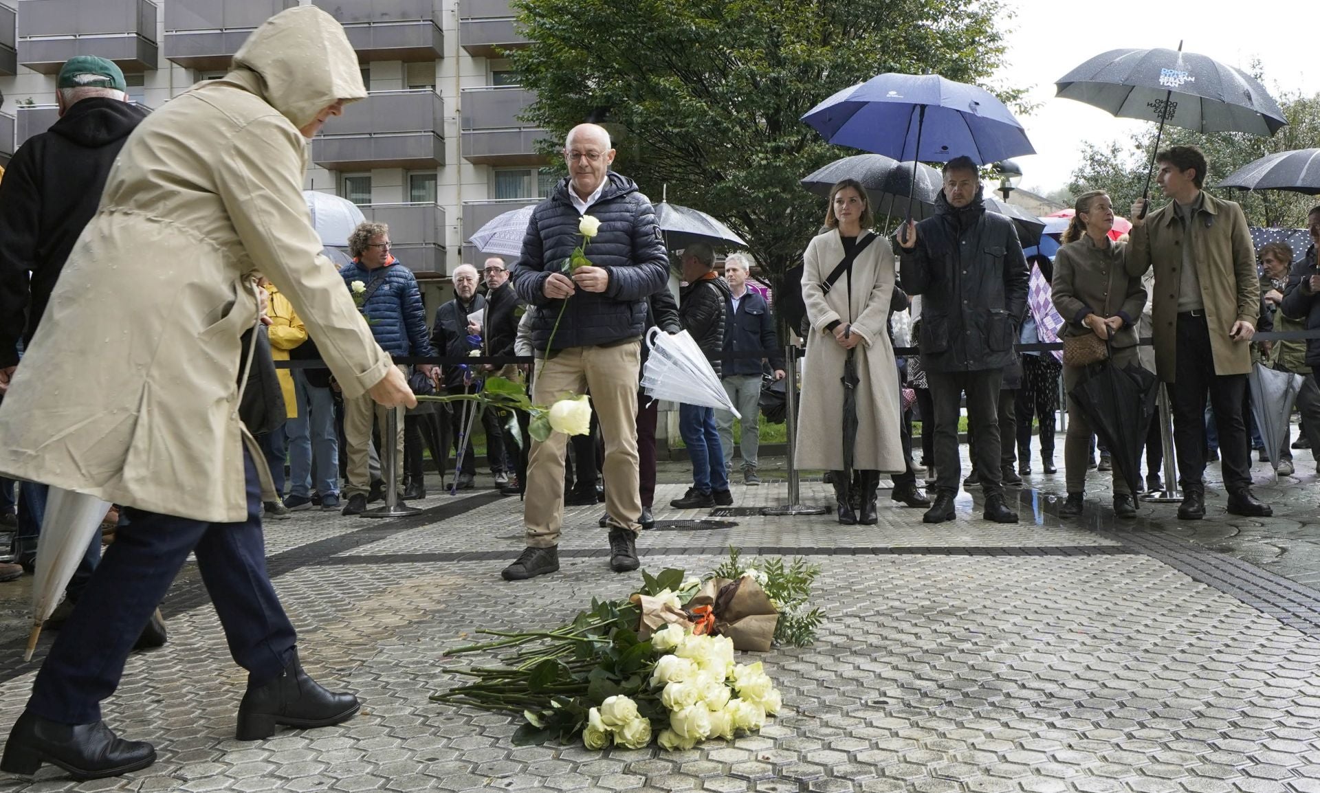 Donostia ya cuenta con una placa en memoria de Rosa Zarra