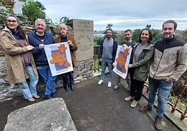 Bienabé Artiari 1975ean eskeinitako txokoan egin zuten ekitaldien aurkezpena udaletxeko zinegotzi eta teknikariek.