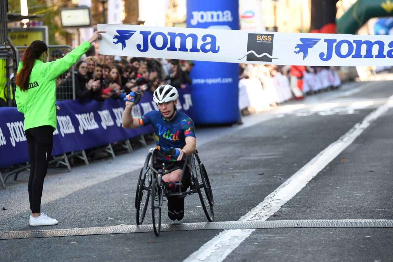 Las imágenes de la llegada a meta en el Boulevard de San Sebastián