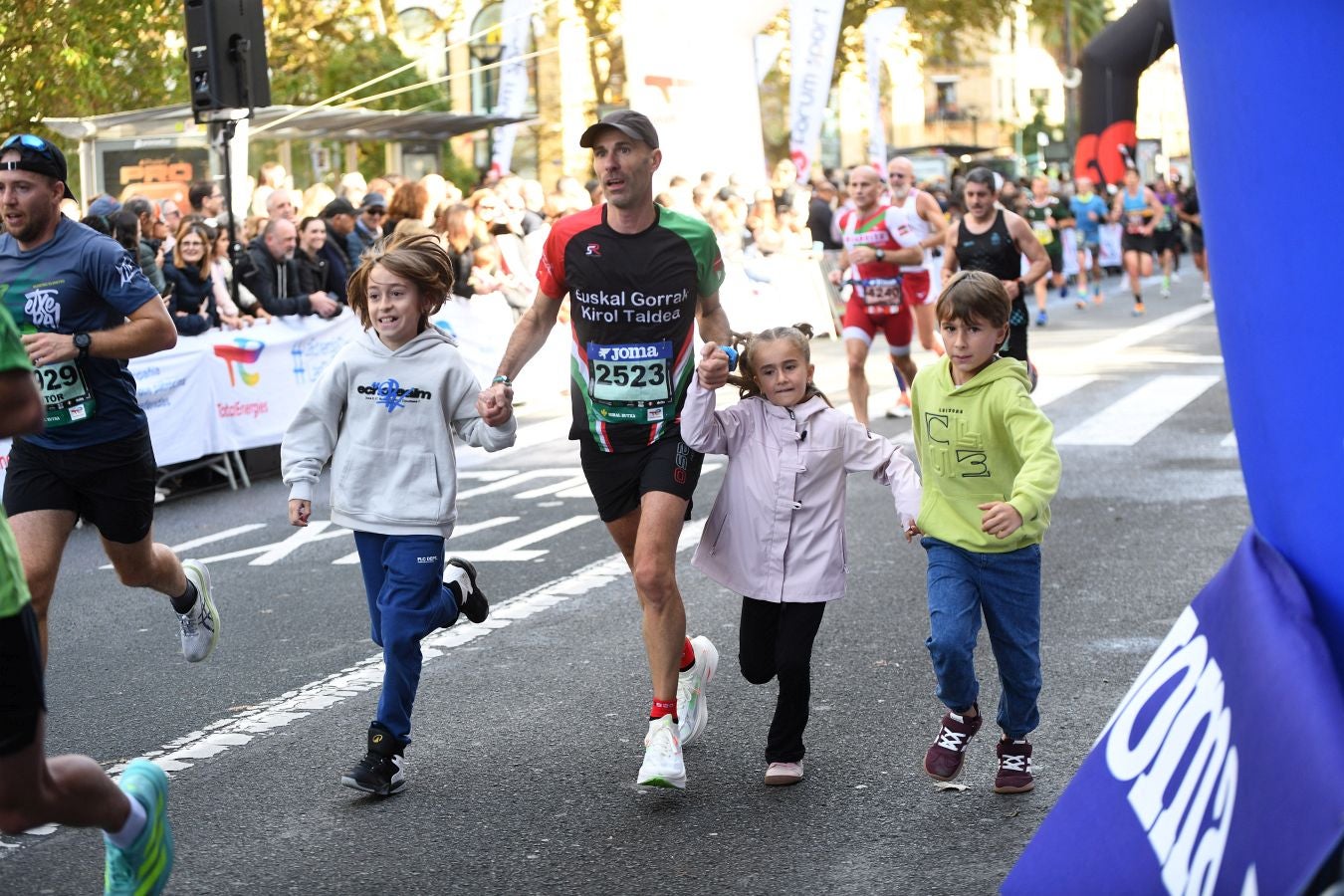 Las imágenes de la llegada a meta en el Boulevard de San Sebastián