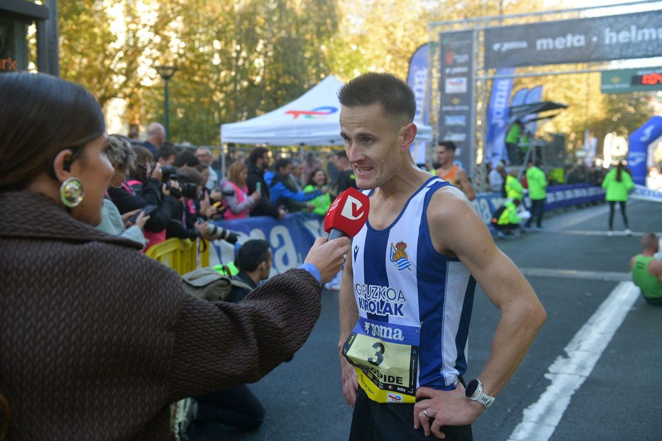 La llegada a meta de los atletas de élite: Raúl Celada y Katherine Tisalema se llevan la Behobia