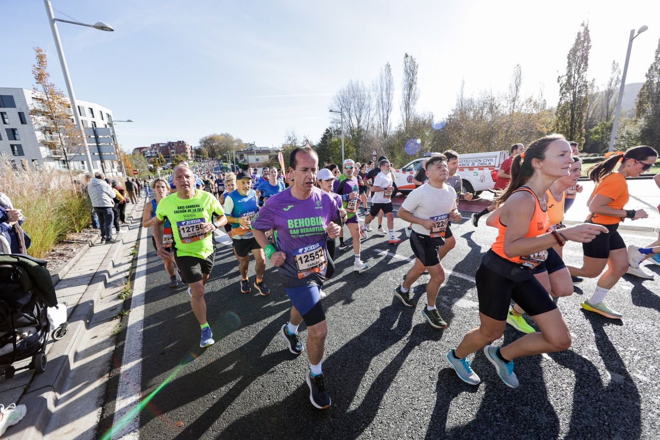 El paso de los corredores por Irun, en imágenes