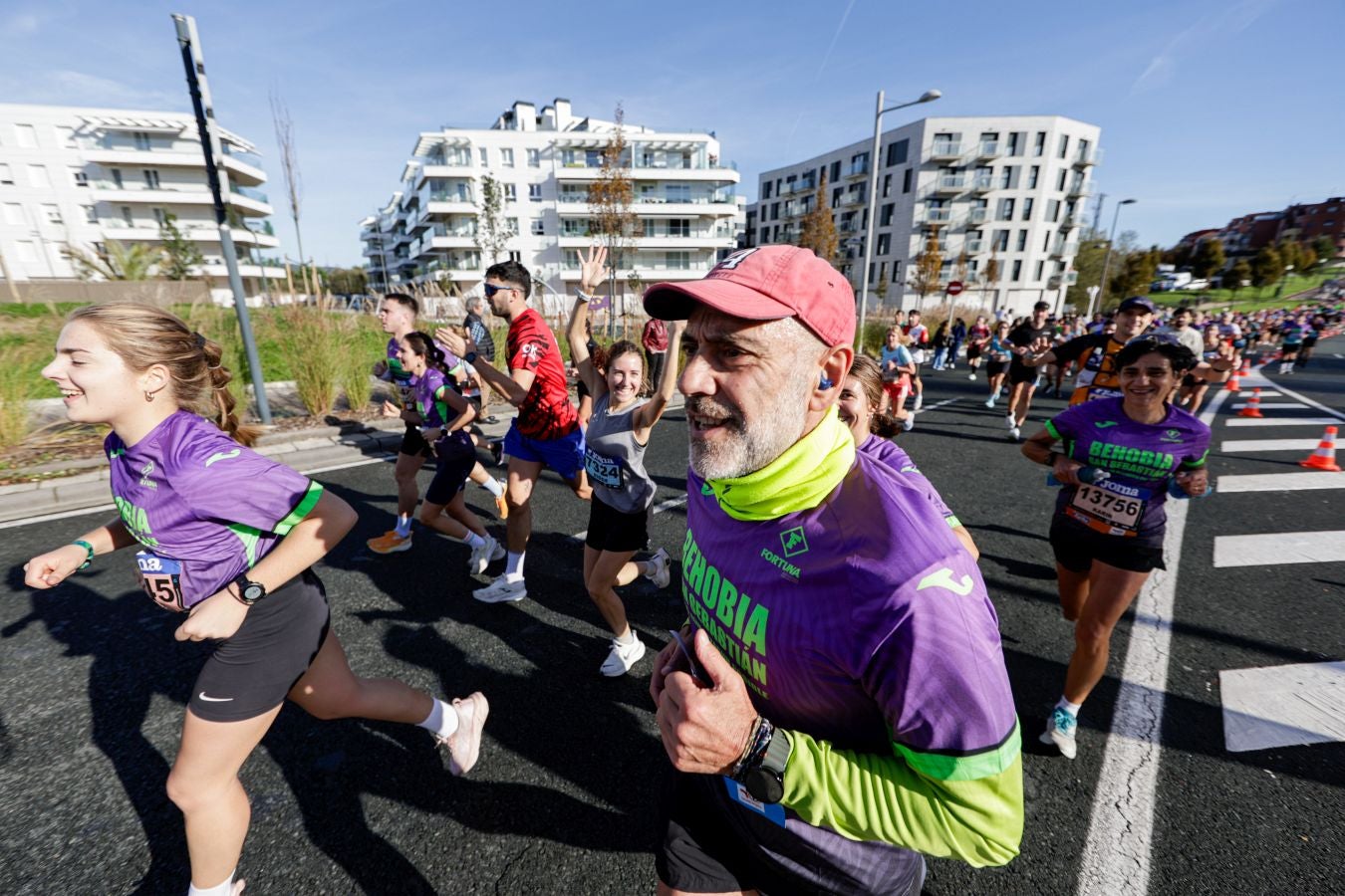 El paso de los corredores por Irun, en imágenes