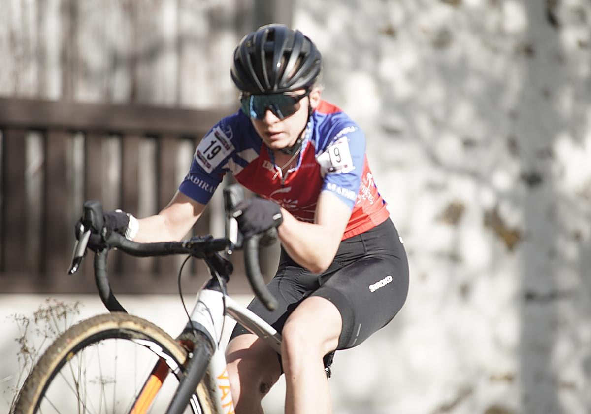 Horny y Morichon dominan el ciclocross de Ormaiztegi