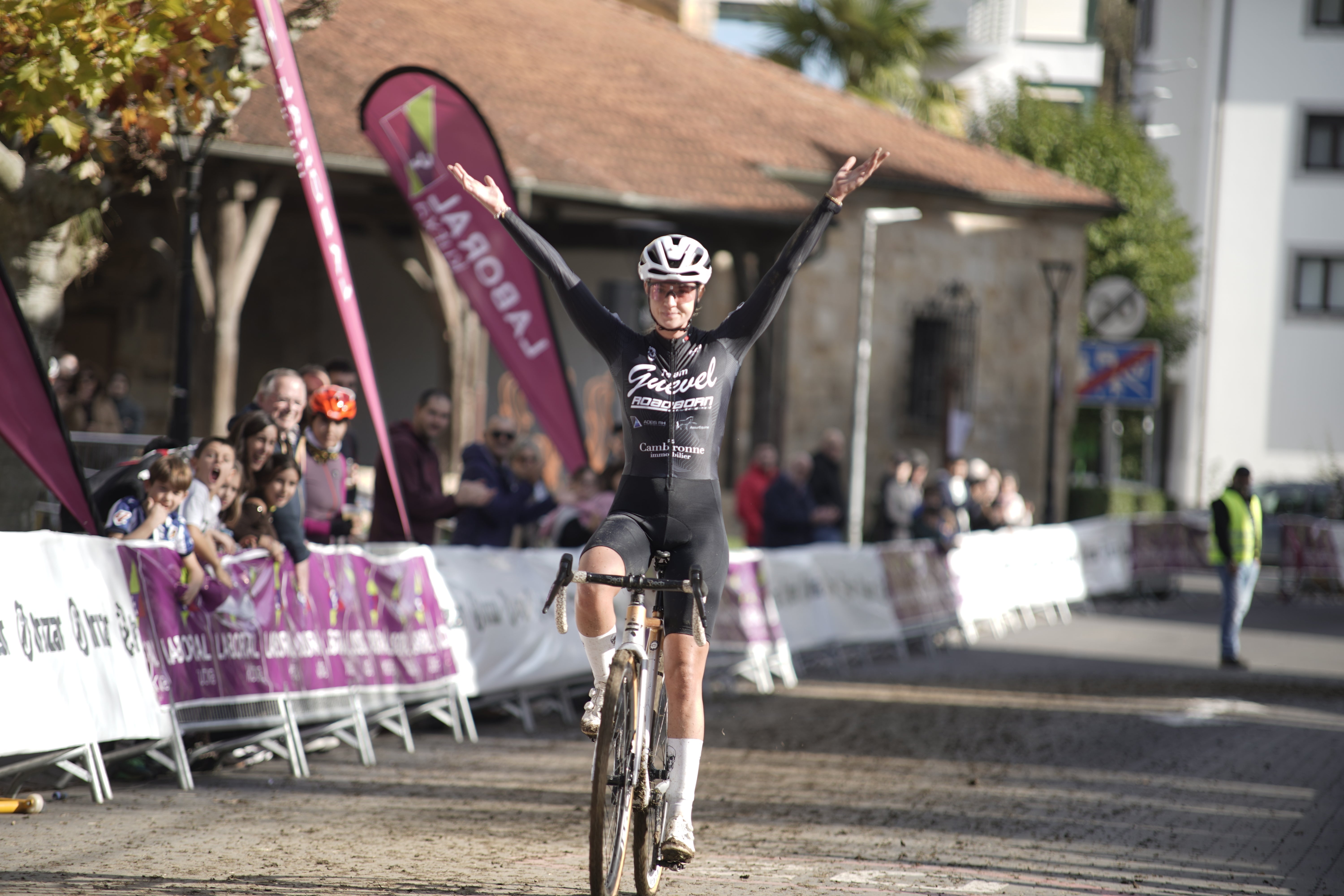 Horny y Morichon dominan el ciclocross de Ormaiztegi