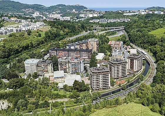 Imagen virtual del barrio de Añorga Txiki con los tres primeros bloques de viviendas que se construirán junto a la ikastola Amassorrain y la regata de Añorga.