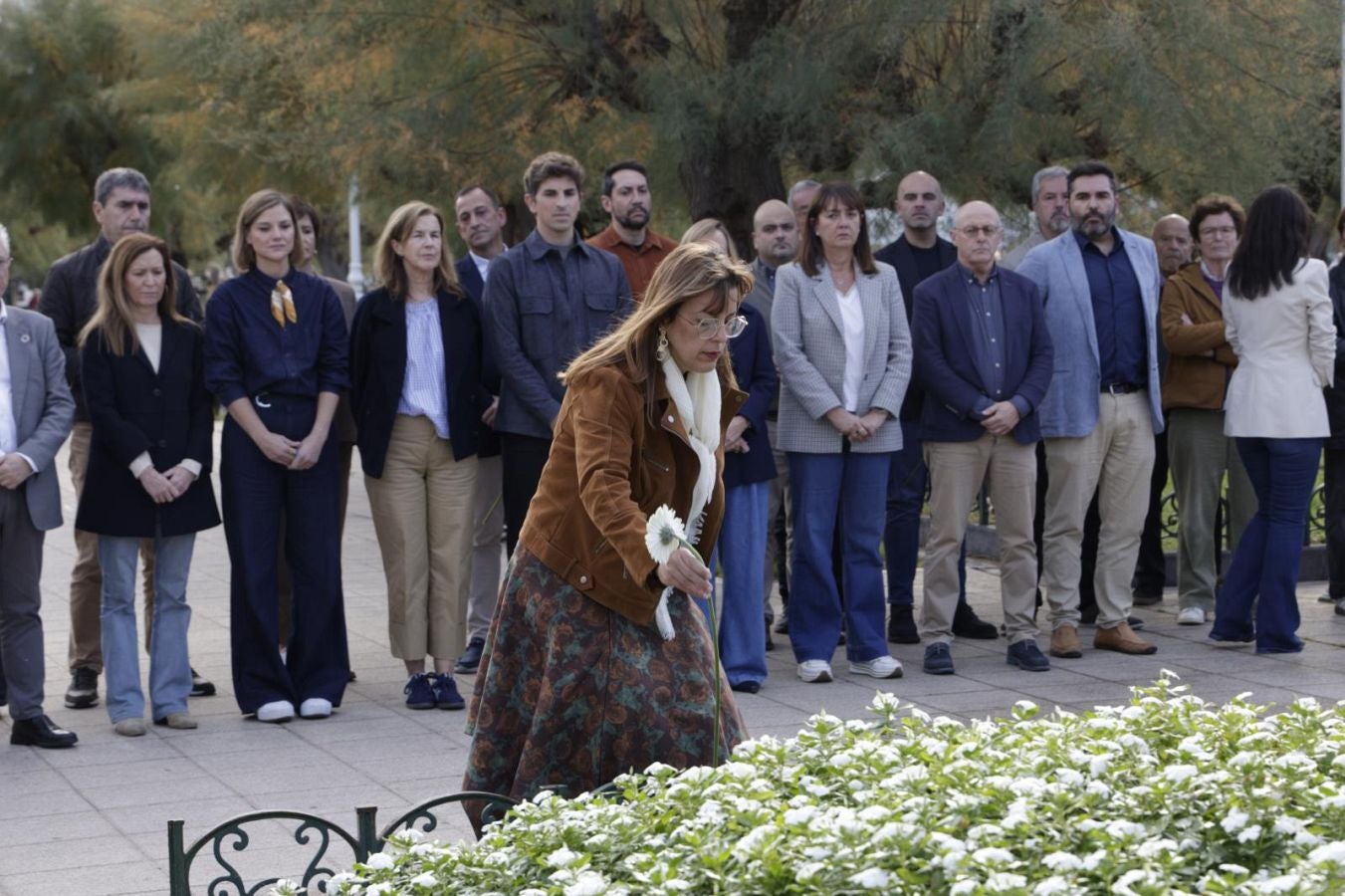 Una ofrenda floral en memoria de las víctimas