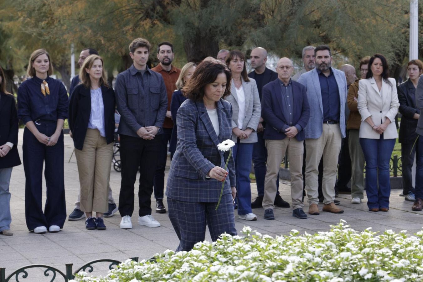 Una ofrenda floral en memoria de las víctimas