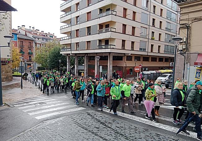 La marcha de tres kilómetros adquirió una gran presencia en las calles de Zumarraga y Urretxu.