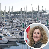 La exdirectora de EKP, con una imagen del Puerto de Hondarribia de fondo.