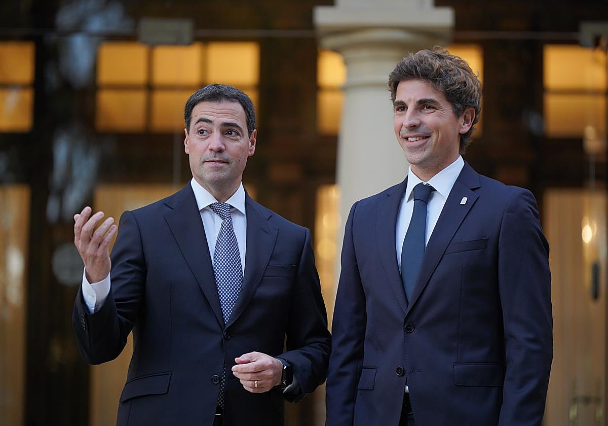 El lehendakari Imanol Pradales y el alcalde de Donostia, Jon Insausti, en Ajuria Enea.