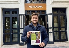 El concejal de Medio Ambiente Iñaxio Illarramendi anima a visitar la exposición sobre la alimentación ecológica