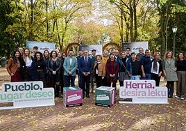 Algunos alcaldes de la comarca participaron en la presentación.