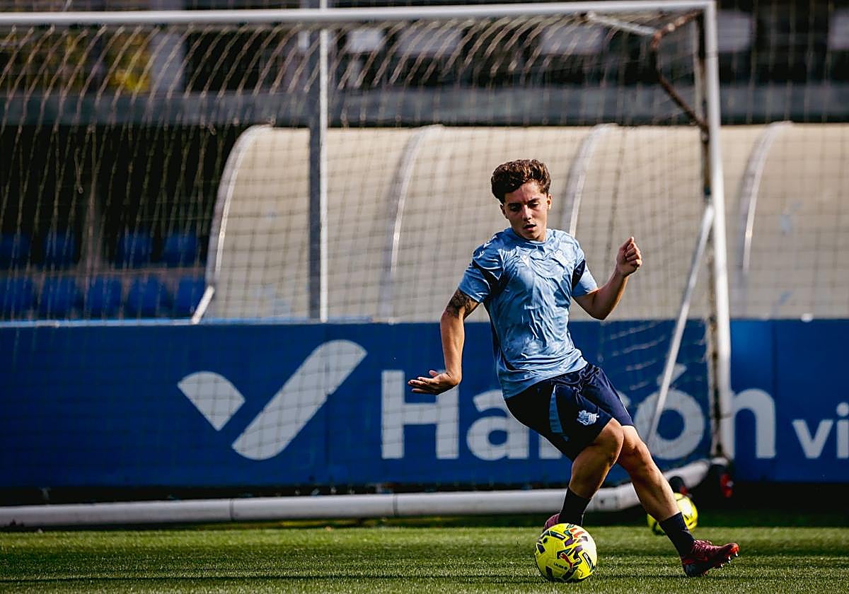 Otra entrenamiento de la Real Sociedad con notable refuerzo de la juventud