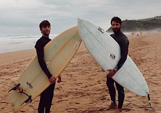 Maxi Iglesias se une a la iniciativa de dos hermanos vascos: «Conocí a Julen en Zarautz»