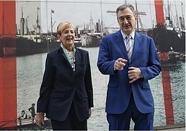 Esteban exculpa a Junts del bloqueo en la ley de secretos oficiales y responsabiliza a PSOE y PP