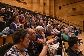 En las reuniones sobre el proyecto del parque eólico participaron a un buen número de vecinos.