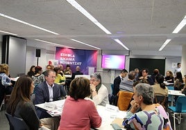 Integrantes del tercer foro de Eskola Bikaina Denontzat.