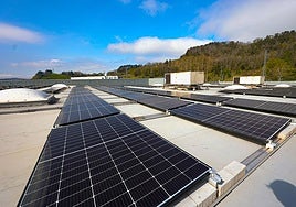 Instalación en la cubierta del Centro Comercial Urbil.