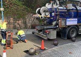 Las labores de saneamiento continúan en la villa.