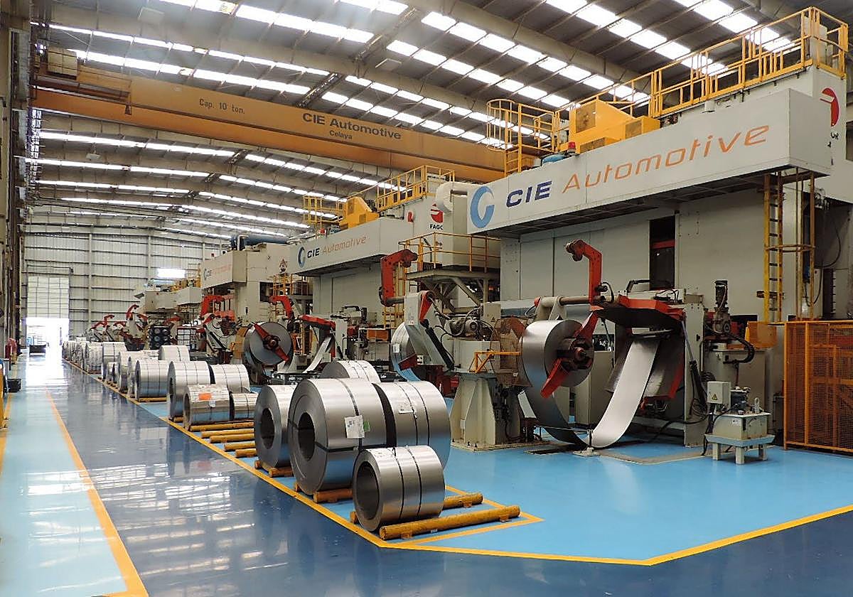 Interior de una planta productiva de CIE Automotive en México.