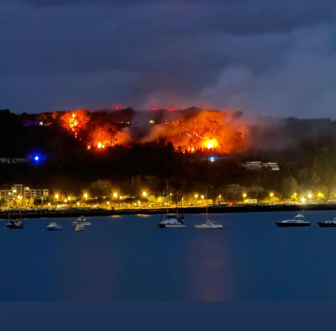 Incendio en el faro de Higuer