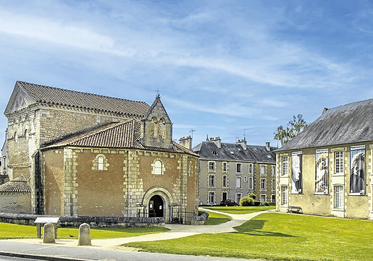 Baptisterio de San Jean. Conjunto monumental a visitar.