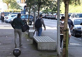 Agentes de la UCO a su salida de los registros en las sedes de Noran y Erkolan en Igara